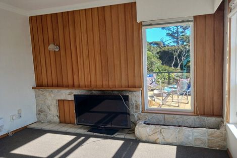 Photo of property in 10 Toenga Road, Pukerua Bay, 5026