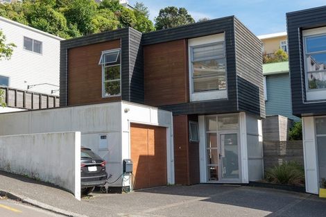 Photo of property in 4 Tiketike Way, Brooklyn, Wellington, 6021