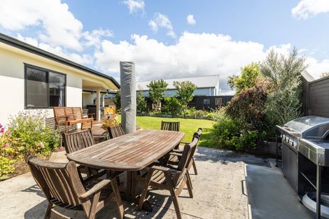 Photo of property in 9 Bassett Place, Taradale, Napier, 4112