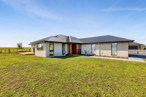 Photo of property in 62 Aratapu Street, Waitara, 4320