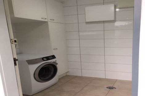 Photo of property in 300 Pakuranga Road, Pakuranga Heights, Auckland, 2010