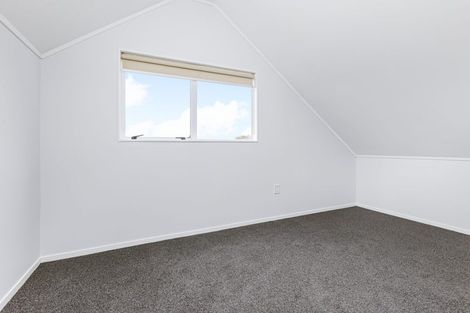 Photo of property in 2/41 Uxbridge Road, Mellons Bay, Auckland, 2014