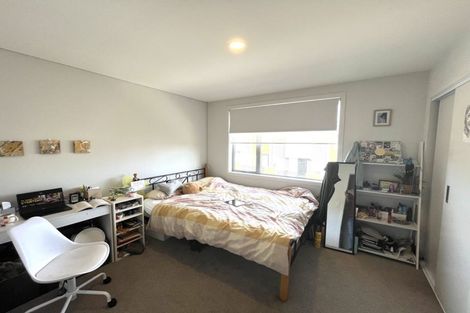 Photo of property in 6 Folkes Lane, New Lynn, Auckland, 0600