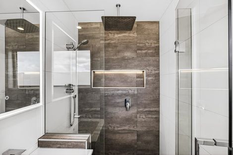 Photo of property in 99 Sunnyside Road, Sunnyvale, Auckland, 0612
