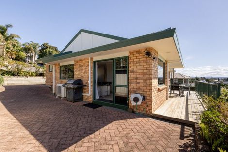 Photo of property in 32 Downing Place, Welcome Bay, Tauranga, 3112