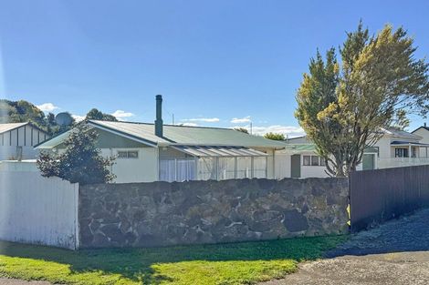 Photo of property in 1 Otanga Street, Dannevirke, 4930
