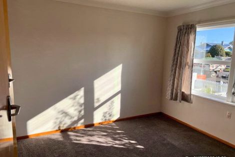 Photo of property in 34 Queenwood Road, Levin, 5510