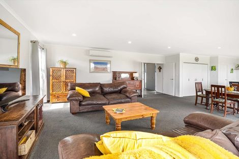 Photo of property in 34 Varsity Heights, Fitzherbert, Palmerston North, 4410