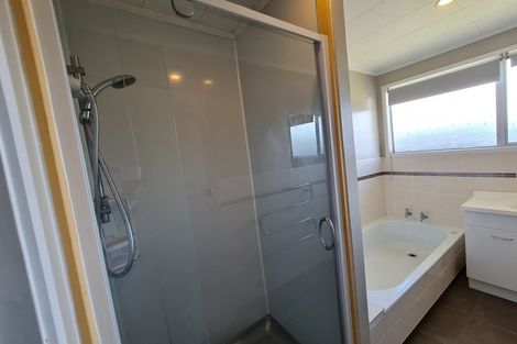 Photo of property in 3 Pukeroa Place, Papakura, 2110