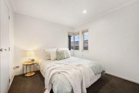 Photo of property in 6 Crabbe Place, Cromwell, 9310