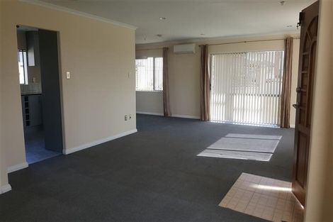 Photo of property in 25 Gordon Stanley Drive, Massey, Auckland, 0614