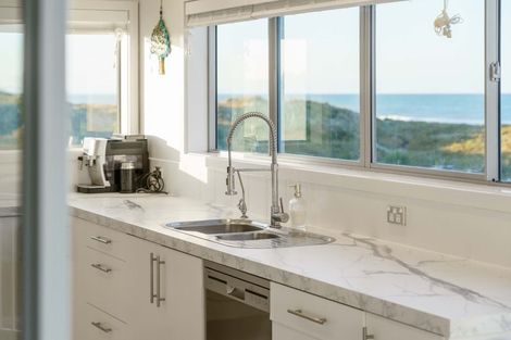 Photo of property in 1011 Papamoa Beach Road, Papamoa Beach, Papamoa, 3118
