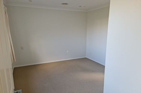 Photo of property in 140 Glanmire Road, Newlands, Wellington, 6037