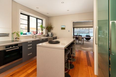 Photo of property in Broadwater Apartments, 214 Oriental Parade, Oriental Bay, Wellington, 6011