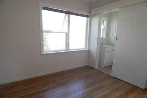 Photo of property in 81 Royal View Road, Te Atatu South, Auckland, 0610