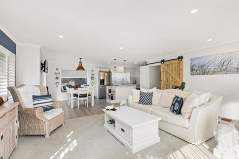 Photo of property in 21 Balmacewen Place, Mount Maunganui, 3116