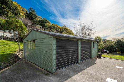 Photo of property in 17 Garden Terrace, Picton, 7220
