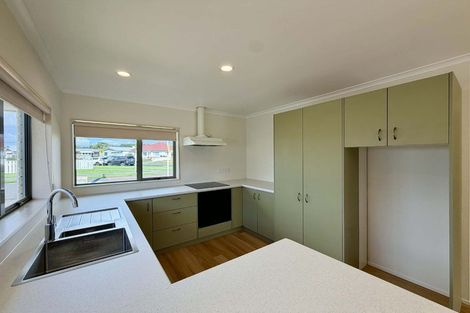 Photo of property in 21 Clemow Road, Fitzroy, New Plymouth, 4312