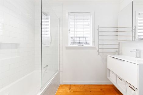 Photo of property in 671 Te Atatu Road, Te Atatu Peninsula, Auckland, 0610