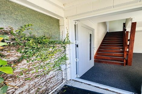 Photo of property in 10 Waiwera Crescent, Maupuia, Wellington, 6022