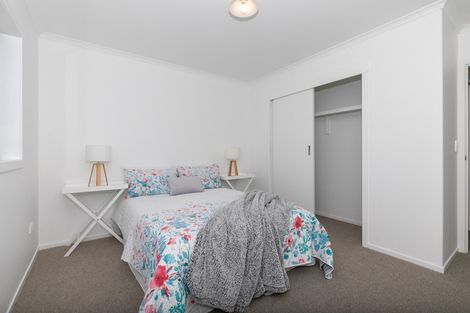 Photo of property in 8 Bosun Place, Te Atatu Peninsula, Auckland, 0610