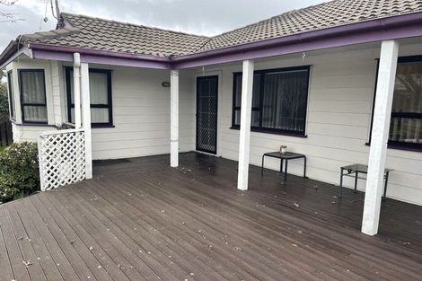 Photo of property in 2/1 Barbados Drive, Unsworth Heights, Auckland, 0632