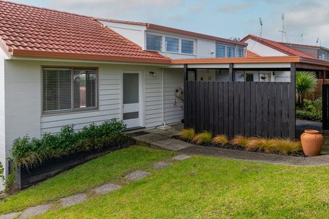 Photo of property in 5a Dolbear Street, Titirangi, Auckland, 0604