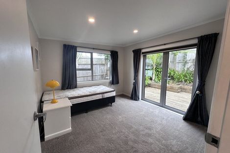 Photo of property in 24 Kiteroa Terrace, Rothesay Bay, Auckland, 0630