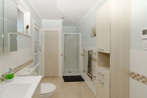 Photo of property in 35 Hartley Terrace, Massey, Auckland, 0614