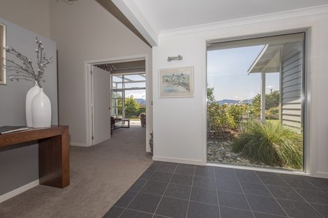 Photo of property in 2 Elderberry Crescent, Wanaka, 9305