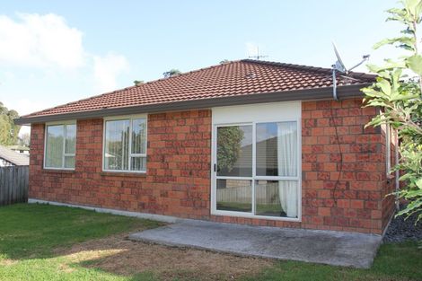 Photo of property in 28 Les Marston Place, Pukekohe, 2120