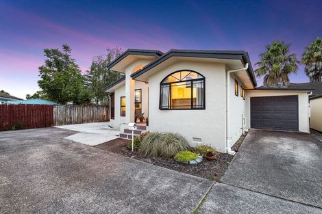 Photo of property in 19 Clover Drive, Henderson, Auckland, 0610