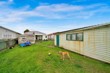 Photo of property in 18 Vogel Street, Hawera, 4610