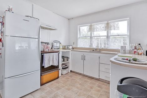 Photo of property in 22 Kingdale Road, Henderson, Auckland, 0610
