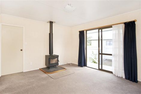 Photo of property in 35 Peter Hall Drive, Kelvin Grove, Palmerston North, 4414