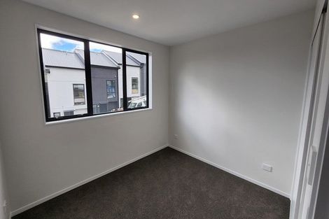 Photo of property in 17 Tokai Place, Glen Eden, 0602