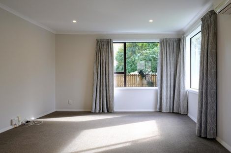 Photo of property in 32 Bateman Avenue, Bryndwr, Christchurch, 8053