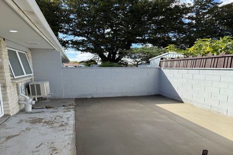 Photo of property in 2/7 Tulloch Place, Conifer Grove, Takanini, 2112