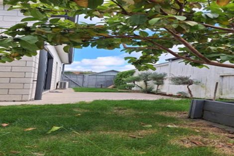 Photo of property in 19 Awataha Crescent, Pyes Pa, Tauranga, 3110