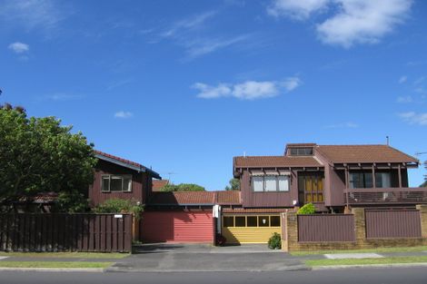 Photo of property in 189a East Coast Road, Castor Bay, Auckland, 0620