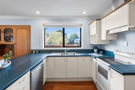 Photo of property in 22 Sevenoaks Drive, Bryndwr, Christchurch, 8053