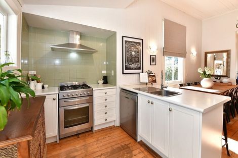 Photo of property in 25 Kowhai Street, Helensville, 0800