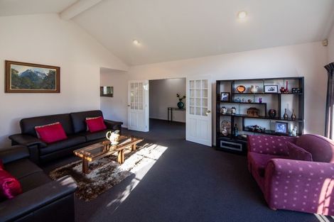 Photo of property in 143 Westchester Drive, Churton Park, Wellington, 6037