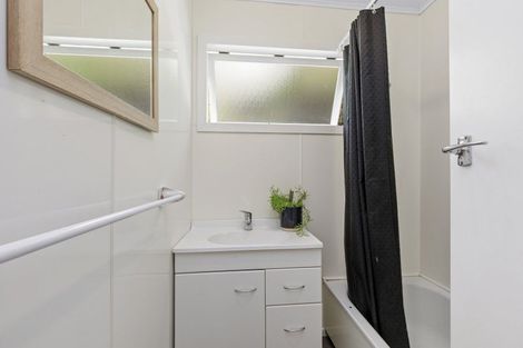 Photo of property in 21 Holland Street, Wainuiomata, Lower Hutt, 5014