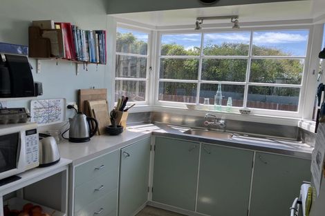 Photo of property in 1 Huia Street, Foxton Beach, Foxton, 4815