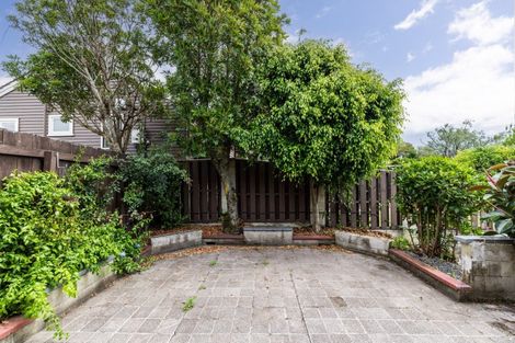 Photo of property in 21 Tauroa Road, Havelock North, 4130