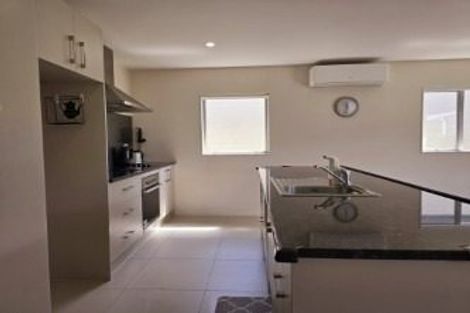 Photo of property in 11 Pipipi Crescent, Takanini, 2112