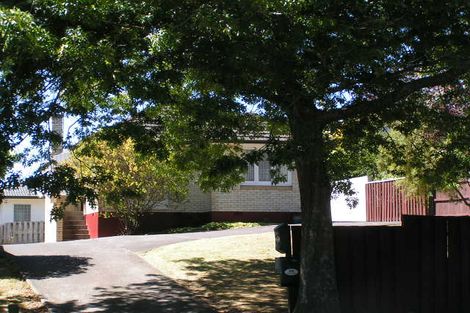 Photo of property in 2/29 Lake Road, Northcote, Auckland, 0627