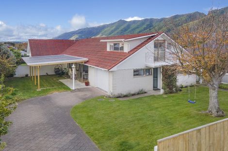 Photo of property in 41 Belvedere Avenue, Waikanae, 5036