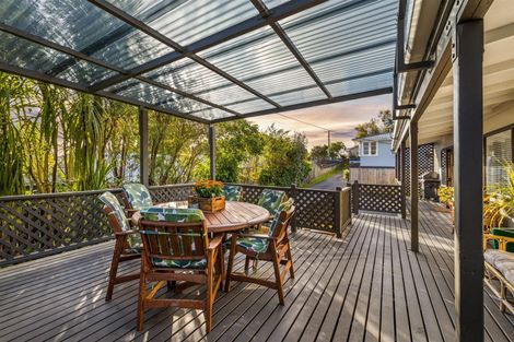 Photo of property in 19 Alma Street, Te Atatu South, Auckland, 0610